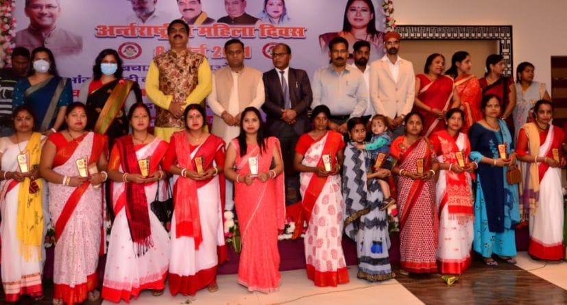 Only educated women can guide family better