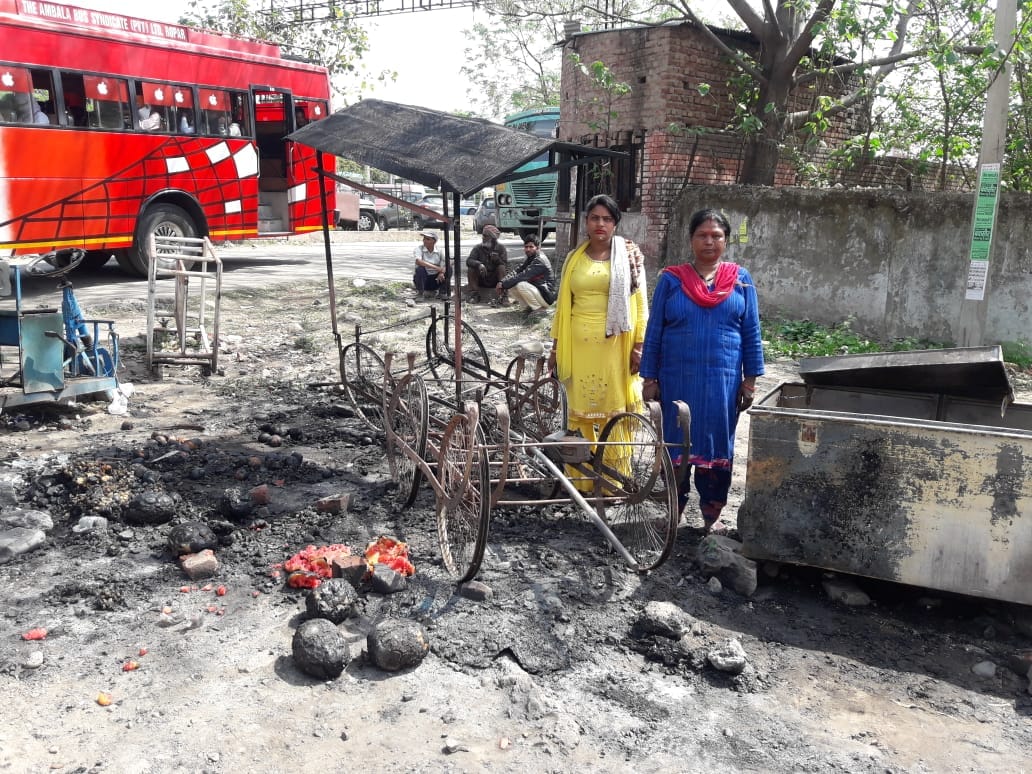 Goods burnt in fire, loss of thousands