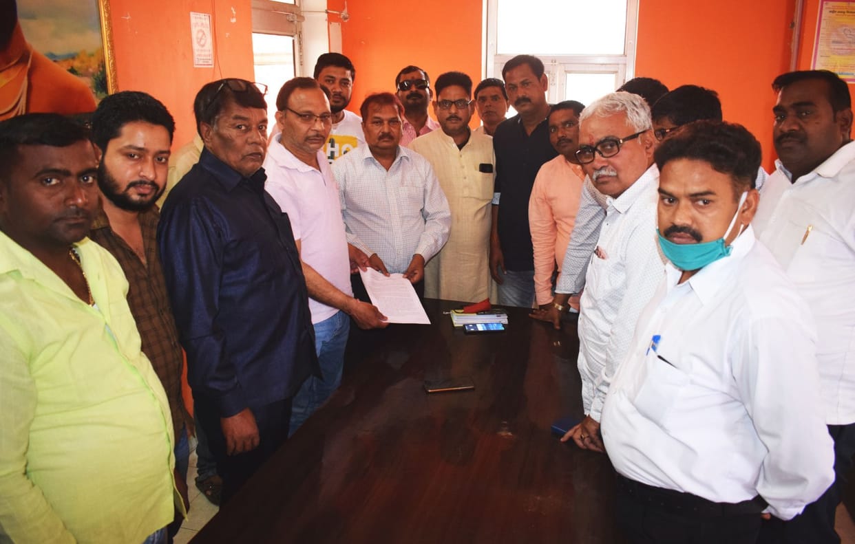 The movement of the councilors in opposition to the chairman intensified