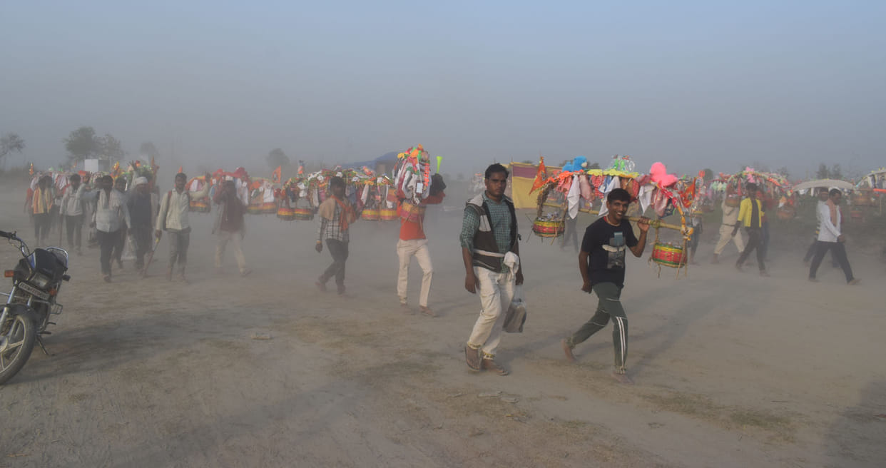 flying dust at ganga ghat