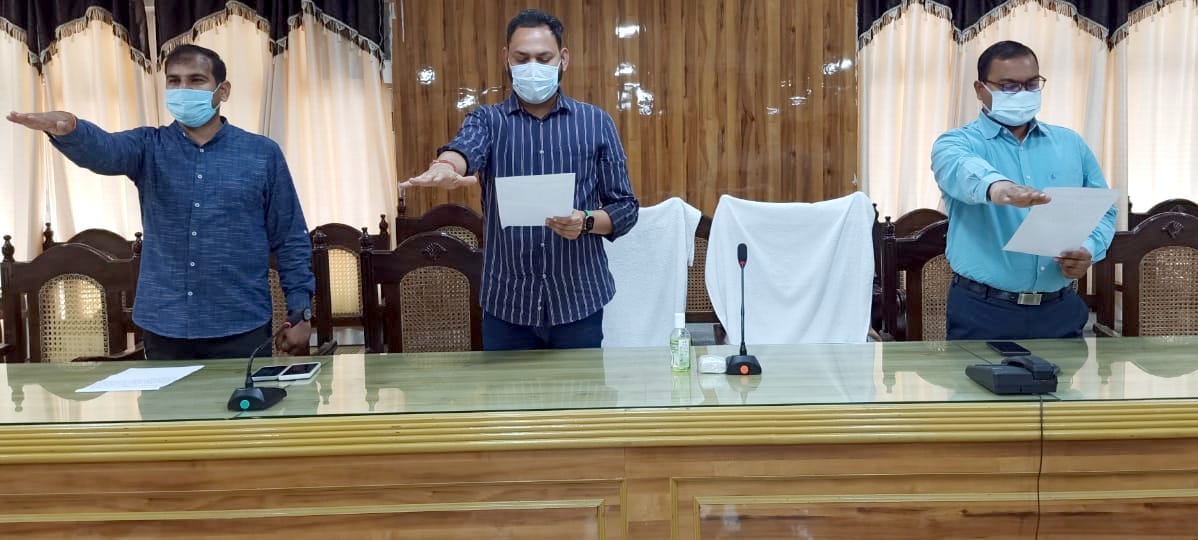 No Smoking Day: Pledged to Officers and Employees