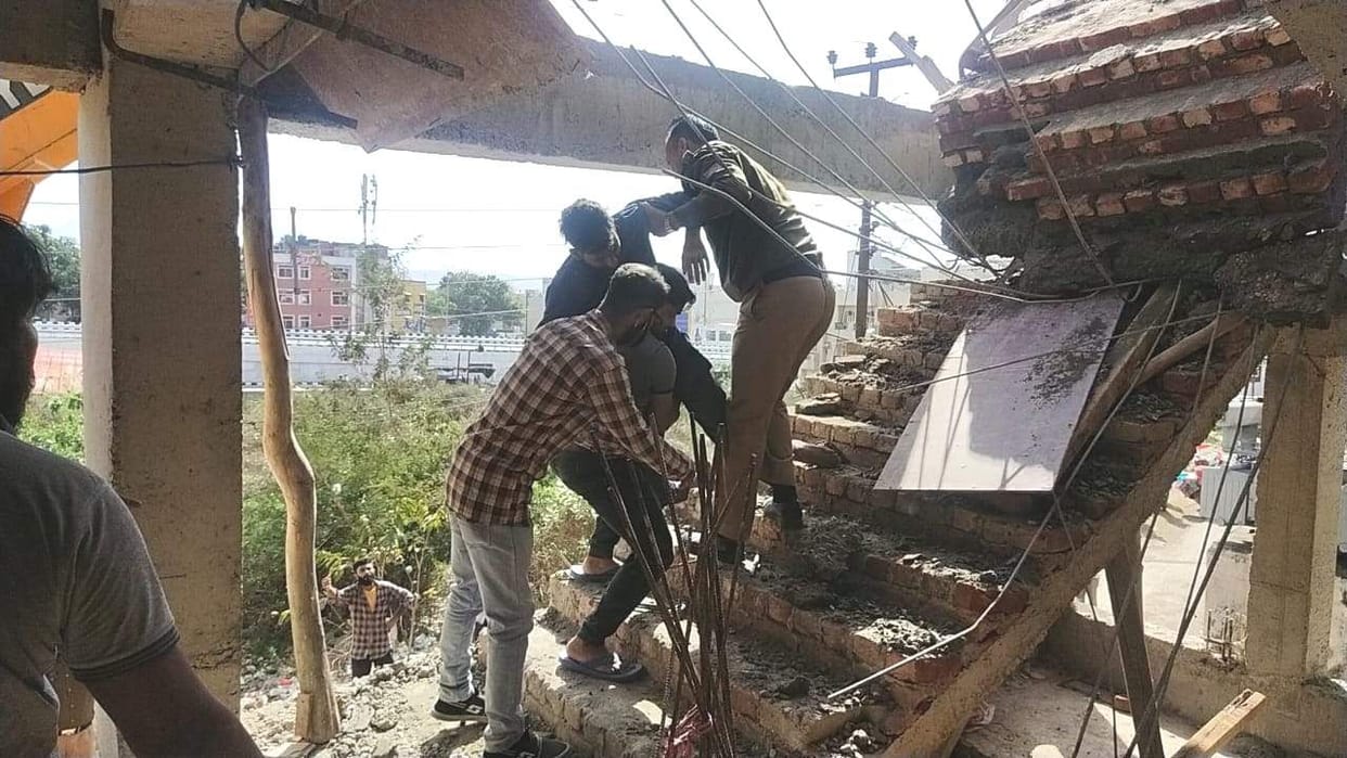 One laborer killed, one injured due to falling roof under construction