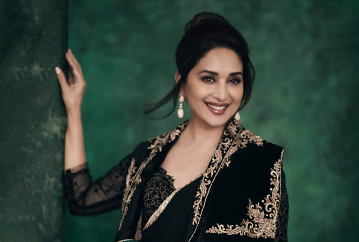 madhuri dixit shared latest mesmerising beach photo from her maldives vacation