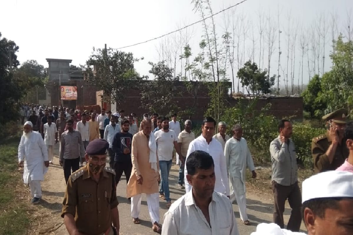 Hapur Accident News: Daroga have funeral held in village of Muzaffarnagar and see photos