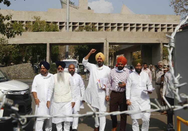 Shiromani Akali Dal MLAs protests outside Punjab Assembly