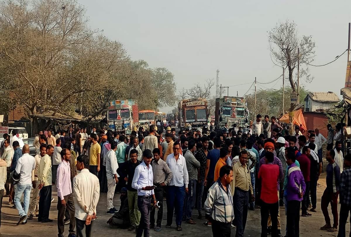 victim father dies in suspicious condition at kanpur relatives jammed the Kanpur-Sagar highway
