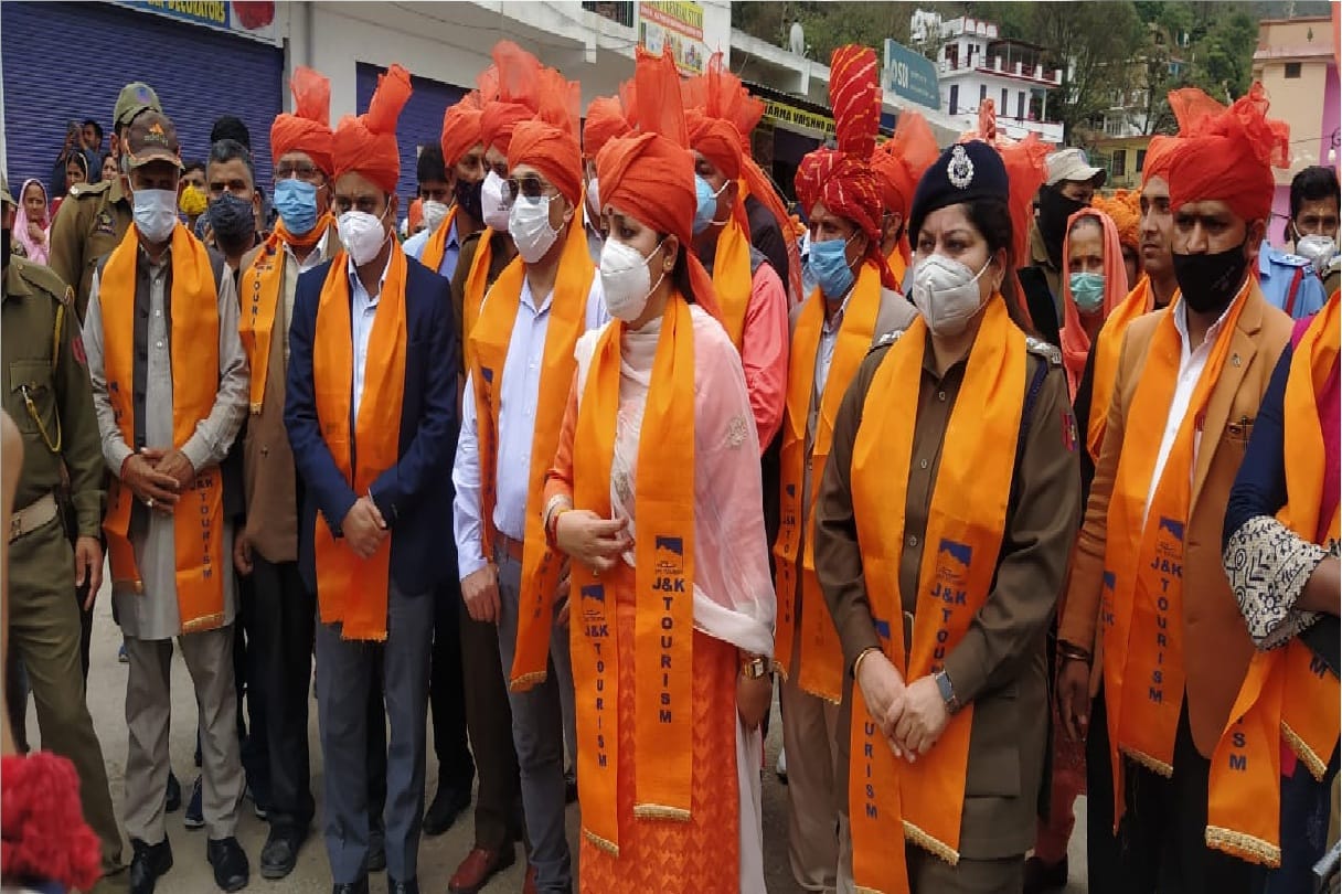 shiv khori cave special for devotees of shiv on Mahashivratri
