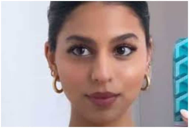 Suhana Khan Shows Her Makeup Skills In her Latest Mirror Selfie, See Viral Photo