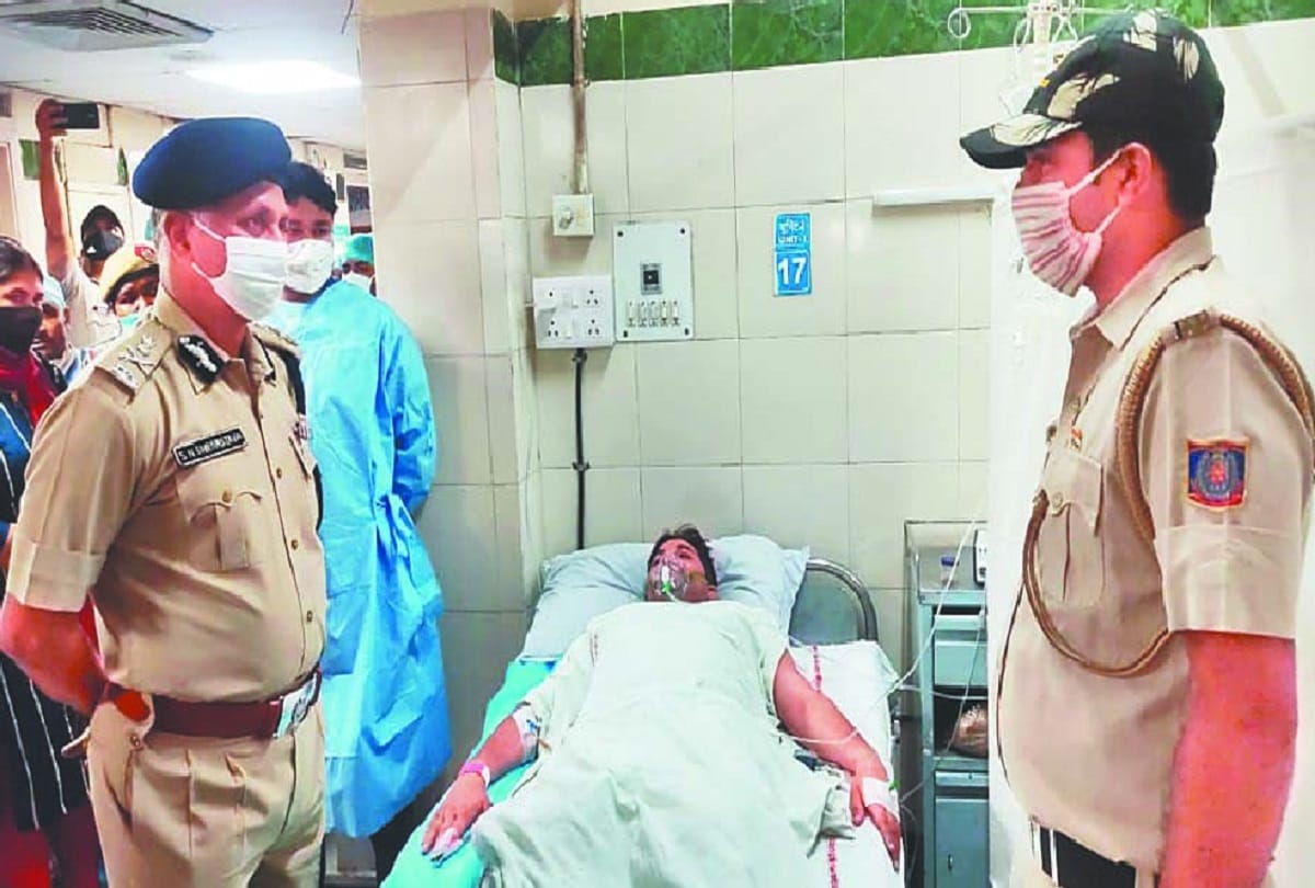 Delhi News : firing in capital when stopped for checking