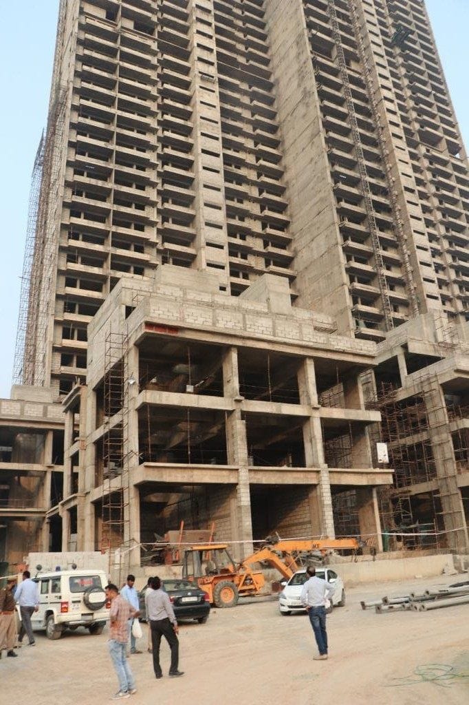 Noida Authority occupies 1,08,421 sqm land of Wave Group