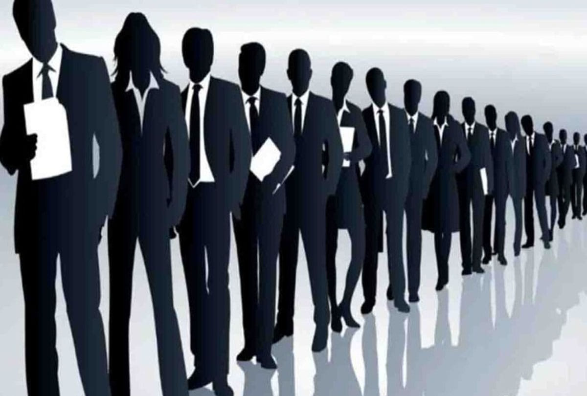 Youth searching for job in Kanpur leaving package of lakhs