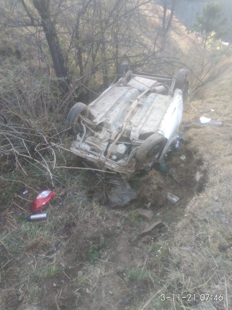 rampur news crime news accident news one died three injured chikar theog road