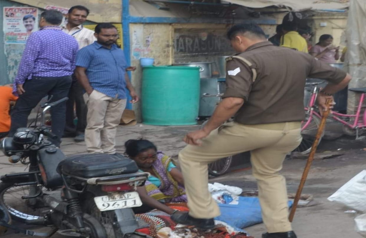 police constable removed woman selling pooja material on the roadside
