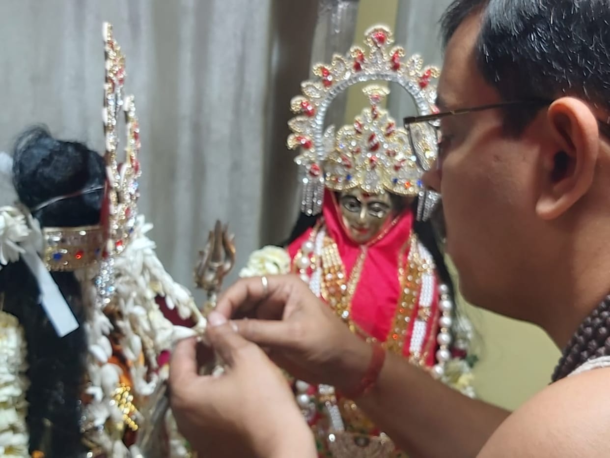 Tradition of marriage of Kashi Vishwanath and mother Parvati played at Mahanta residence on Mahashivratri