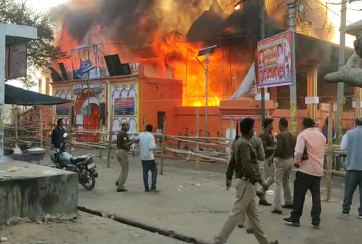 fire break out in pataleshwar temple in saadatbadi