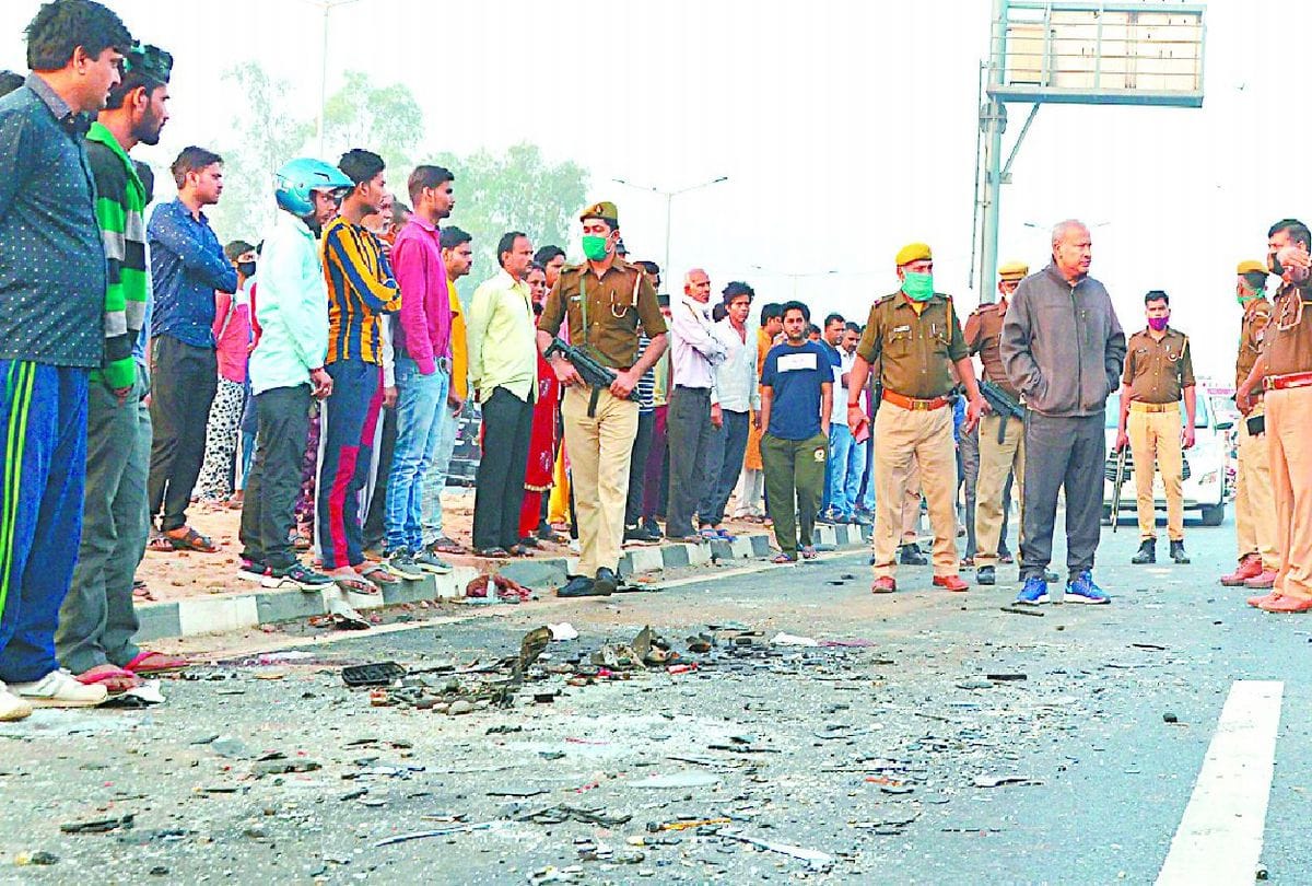Horrific Accident Spot Of Agra Delhi National Highway