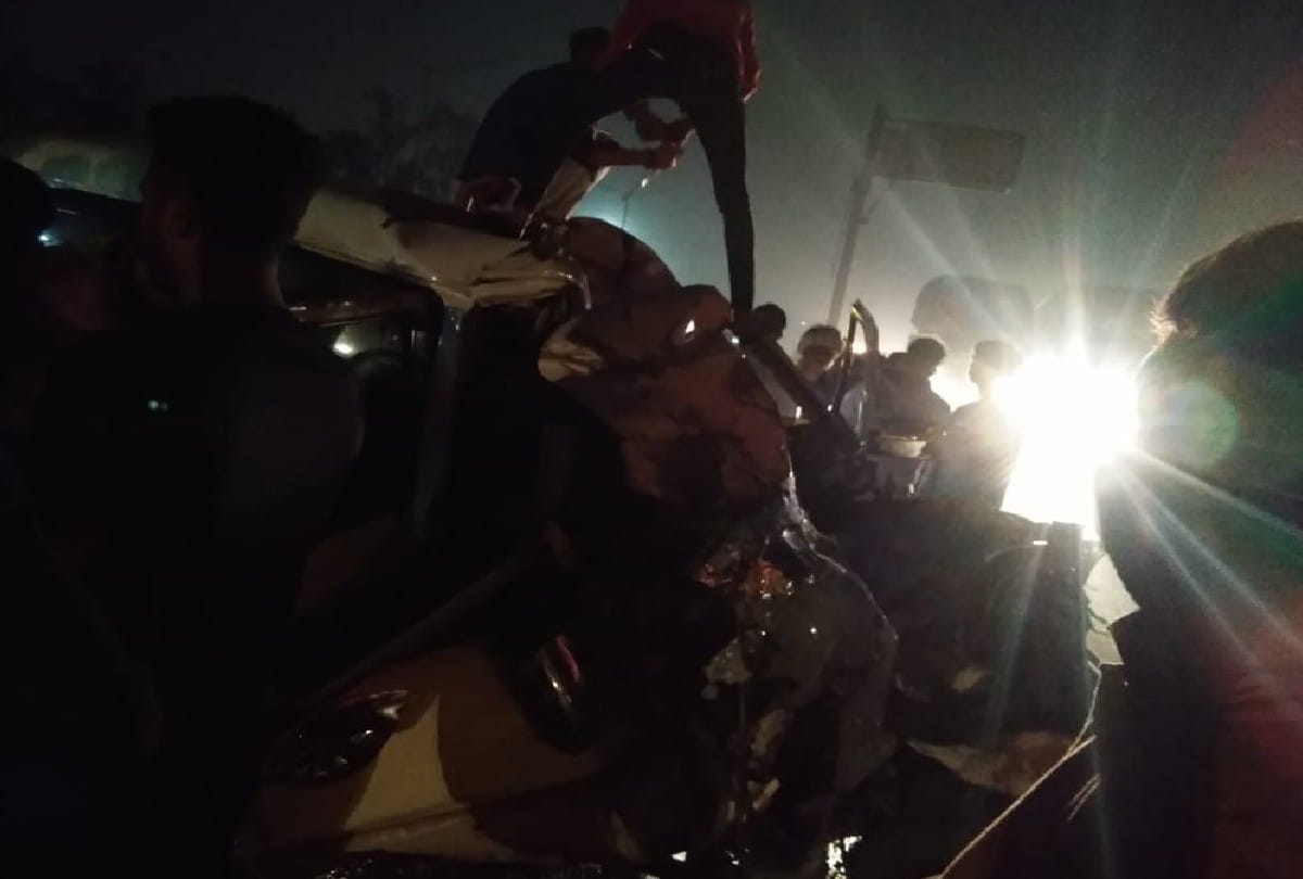 agra accident news: nine people died in road accident after car collides with container