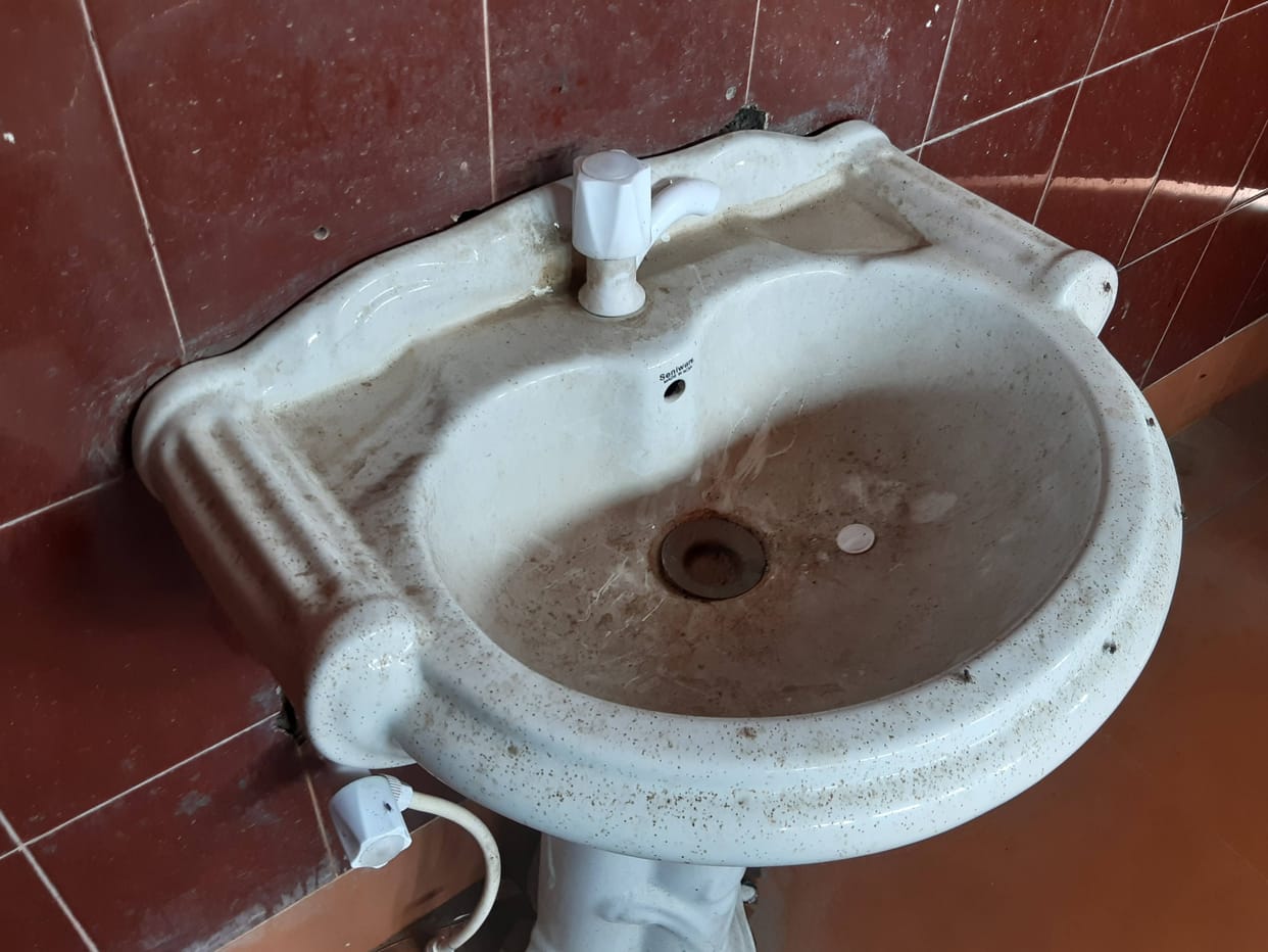 Contract for cleaning public toilets is over, lock is found somewhere, no water is available anywhere