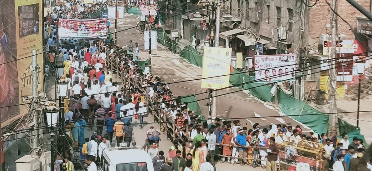 Mahashivratri 2021 in Kashi: devotees taking a dip on Ganga Ghats and long queue to visit Kashi Vishwanath