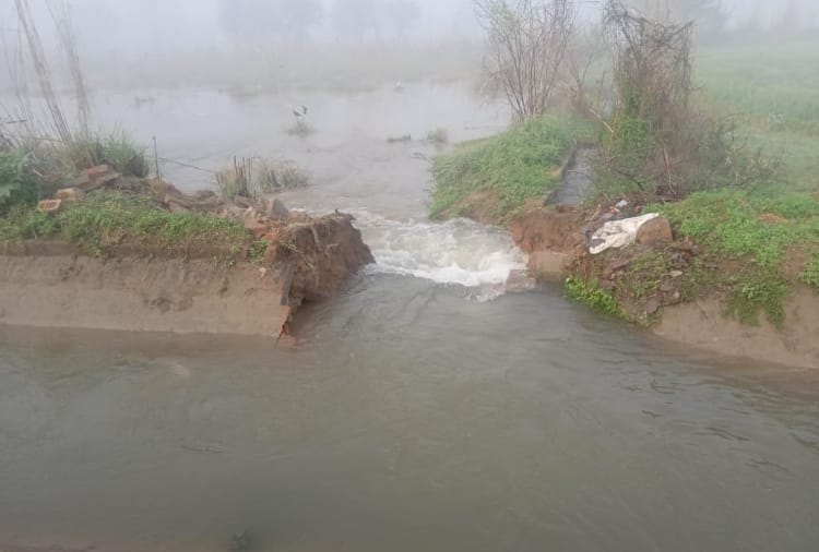 Small canal broken at bahadurgarh of Haryana