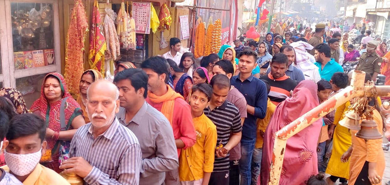 Har-har Mahadev echoed in temples on Mahashivaratri