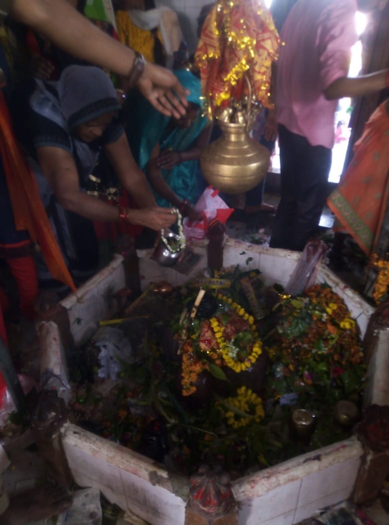 Ghazipur: On Mahashivratri, the devotees performed the 'Bhobnath' Jalabhishek, echoing every Har Mahadev.