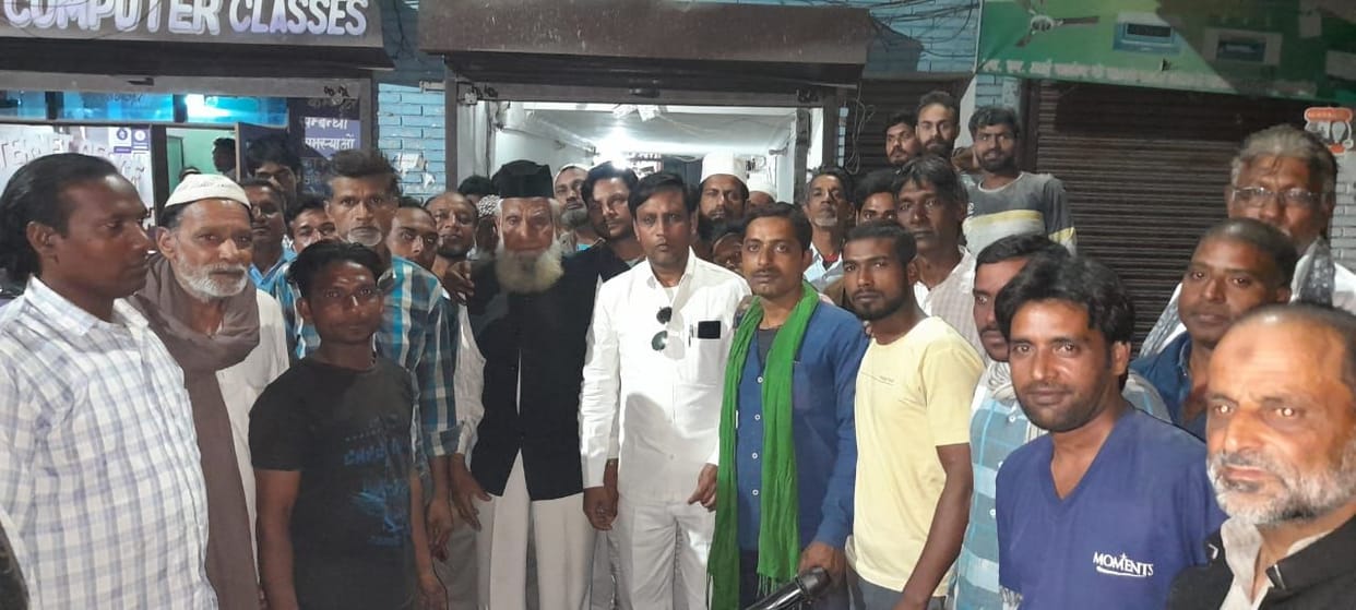 Police personnel beat up e-rickshaw drivers in Nahtaur