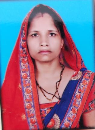 Dead body of a woman found hanging
