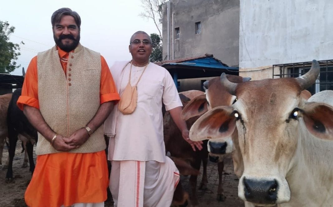 Mathura: actor Surendra Pal reached Chandrodaya temple
