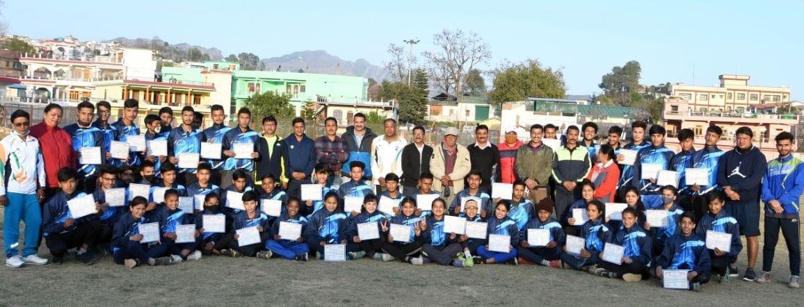 Teach boxing tricks to youngsters