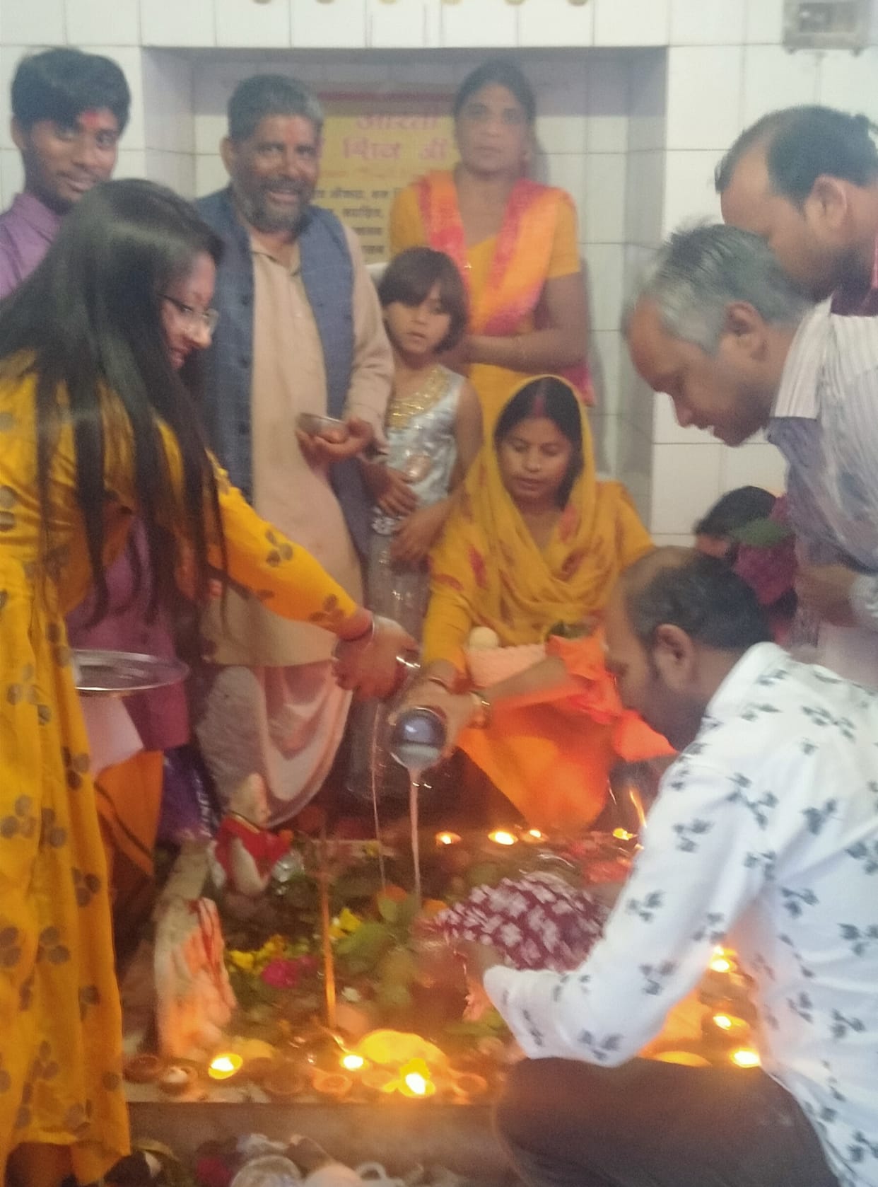 Jalabhishek took place in Shiv temples, echoed cheer