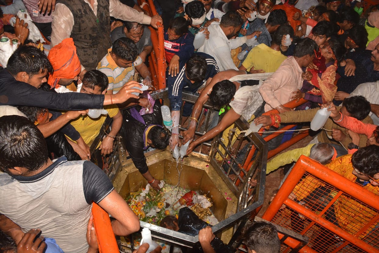people worshipped at khereshwar templ on on the eve of  mahashivratri