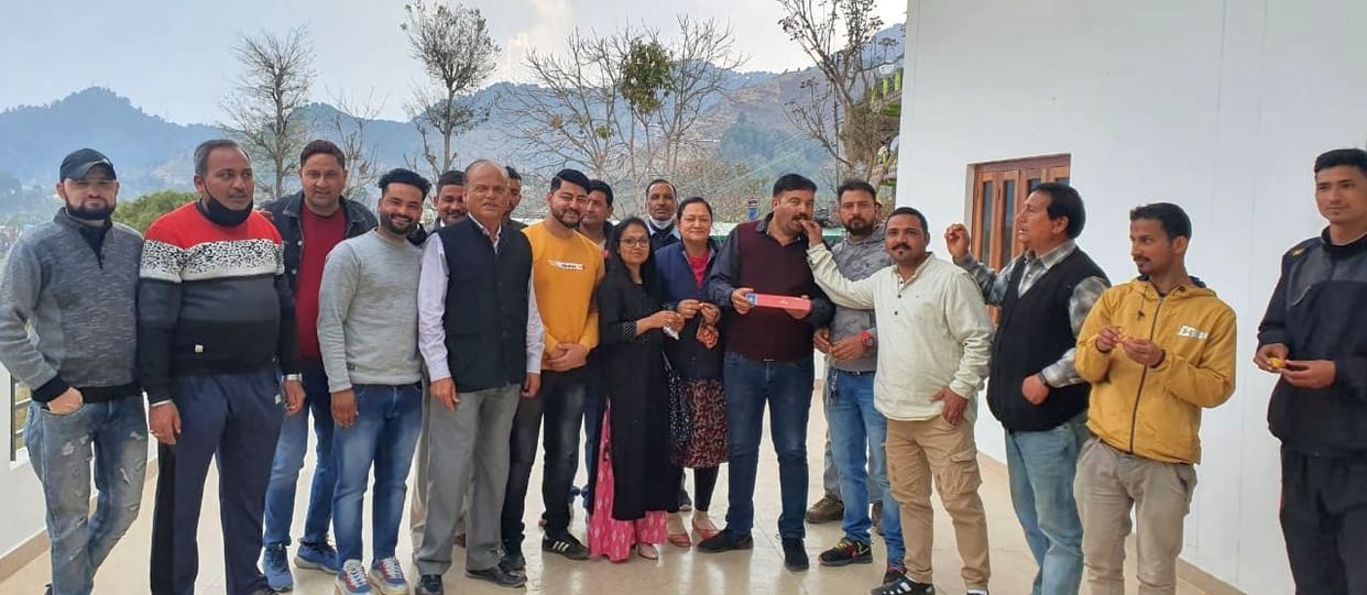 BJP leaders celebrate celebration after Tirath's coronation