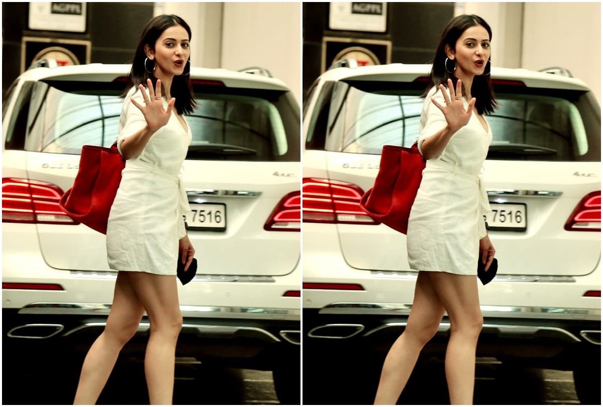 ananya pandey rakul preet singh shruti haasan Spotted at bandra See Pictures