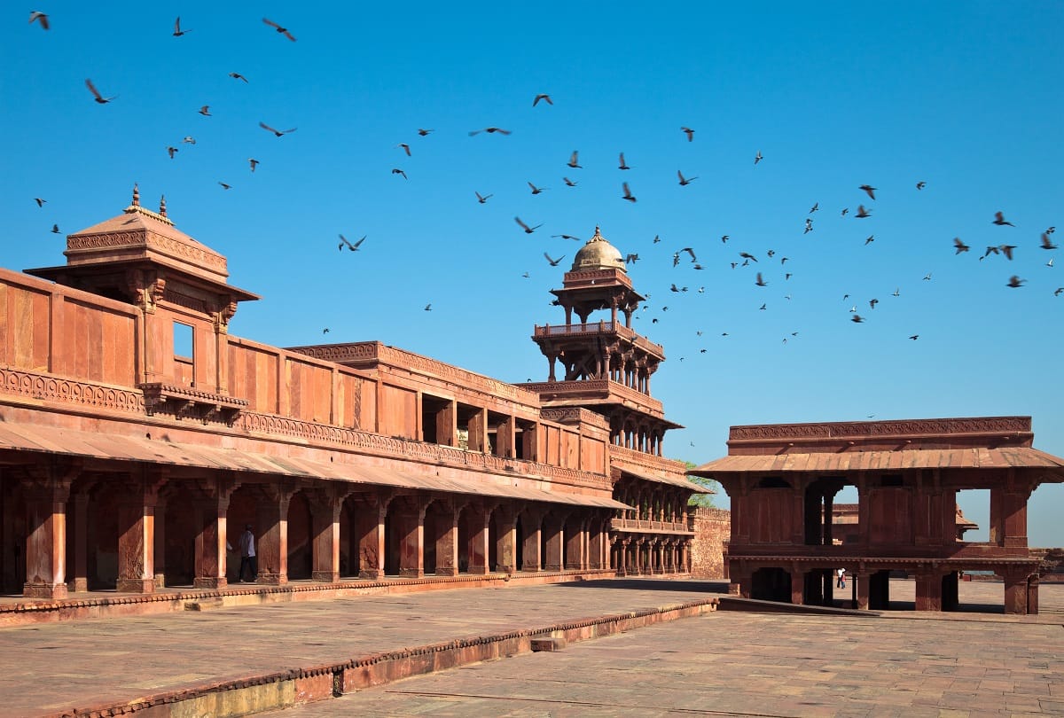 Tourist palaces Apart from the Taj Mahal in Agra you can also visit these four places