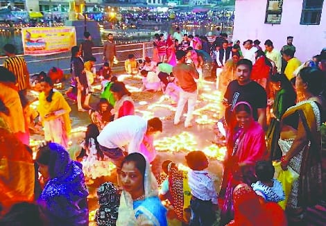 Thousands of lamps lit in the name of Bhole on Mahashivratri