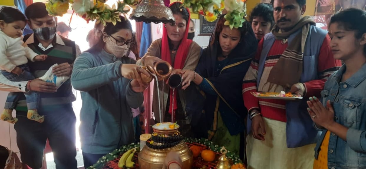 Mahashivratri 2021: people dose prayer in uttarakhand temple watch photos