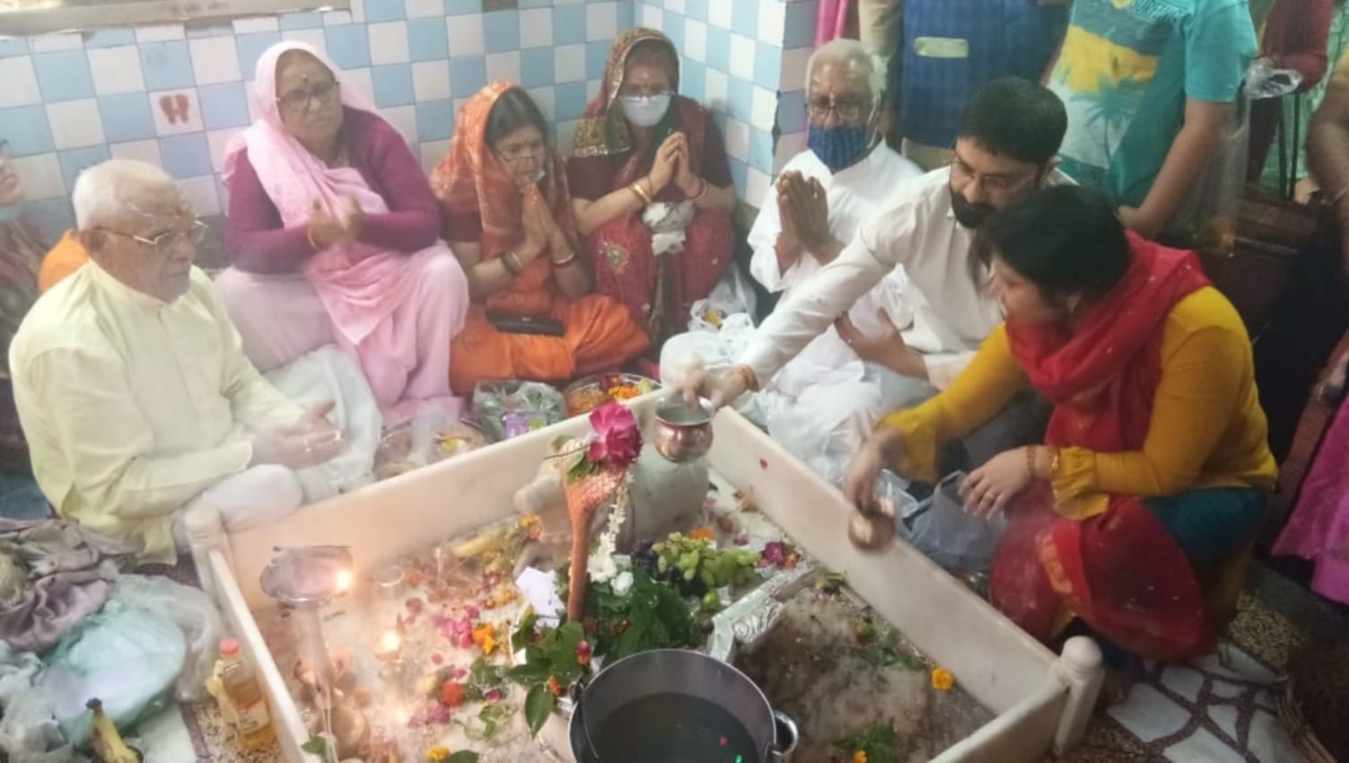 Mahashivratri 2021: people dose prayer in uttarakhand temple watch photos