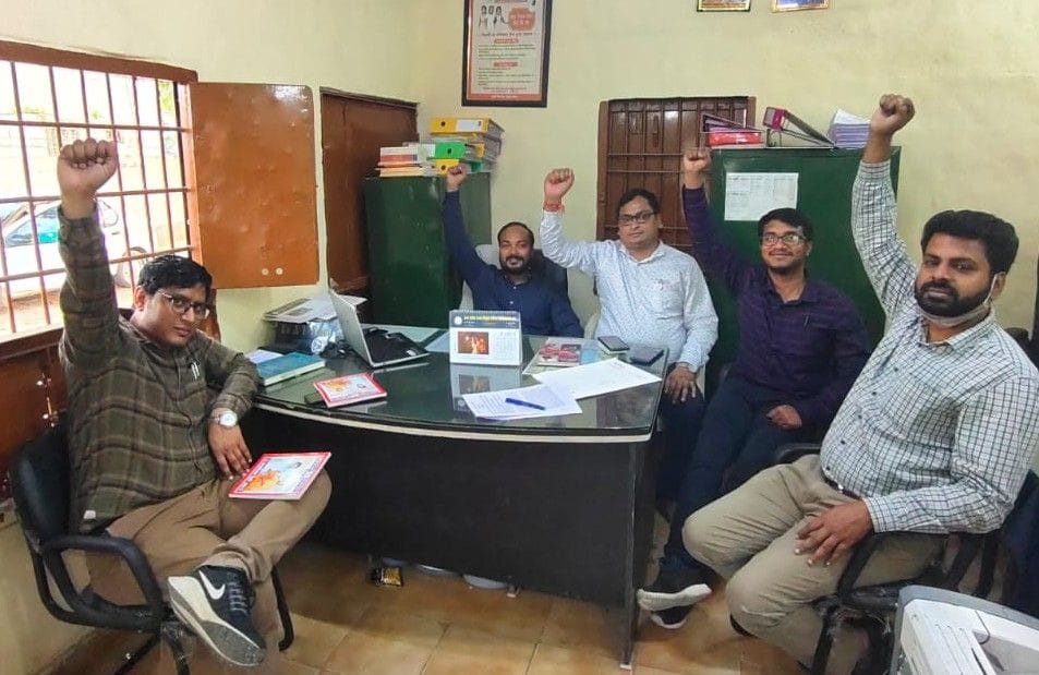 Hathras: Engineers shout slogans against management