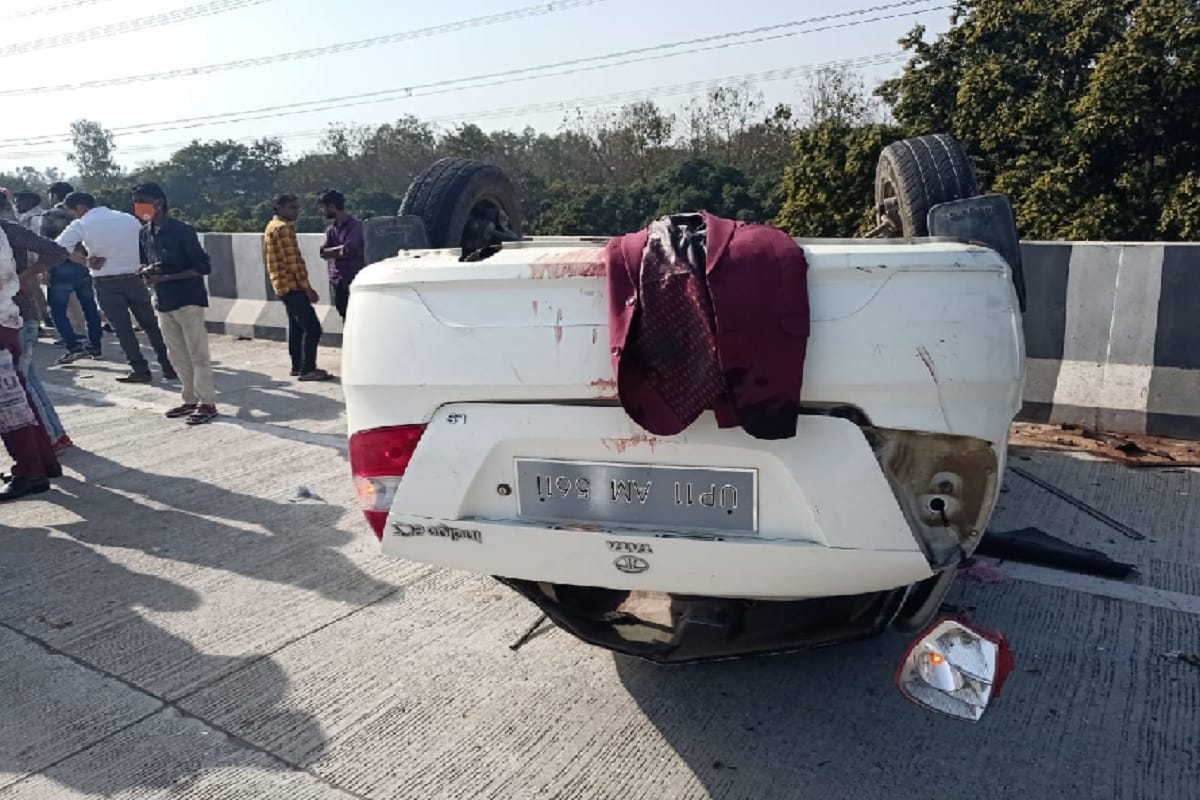 Two peoples has died and three injured in car accident on highway at Saharanpur
