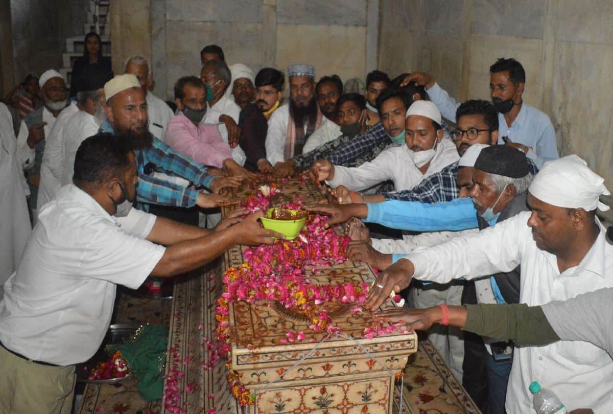 Taj Mahal Will Open At Friday For Shahjahan Urs