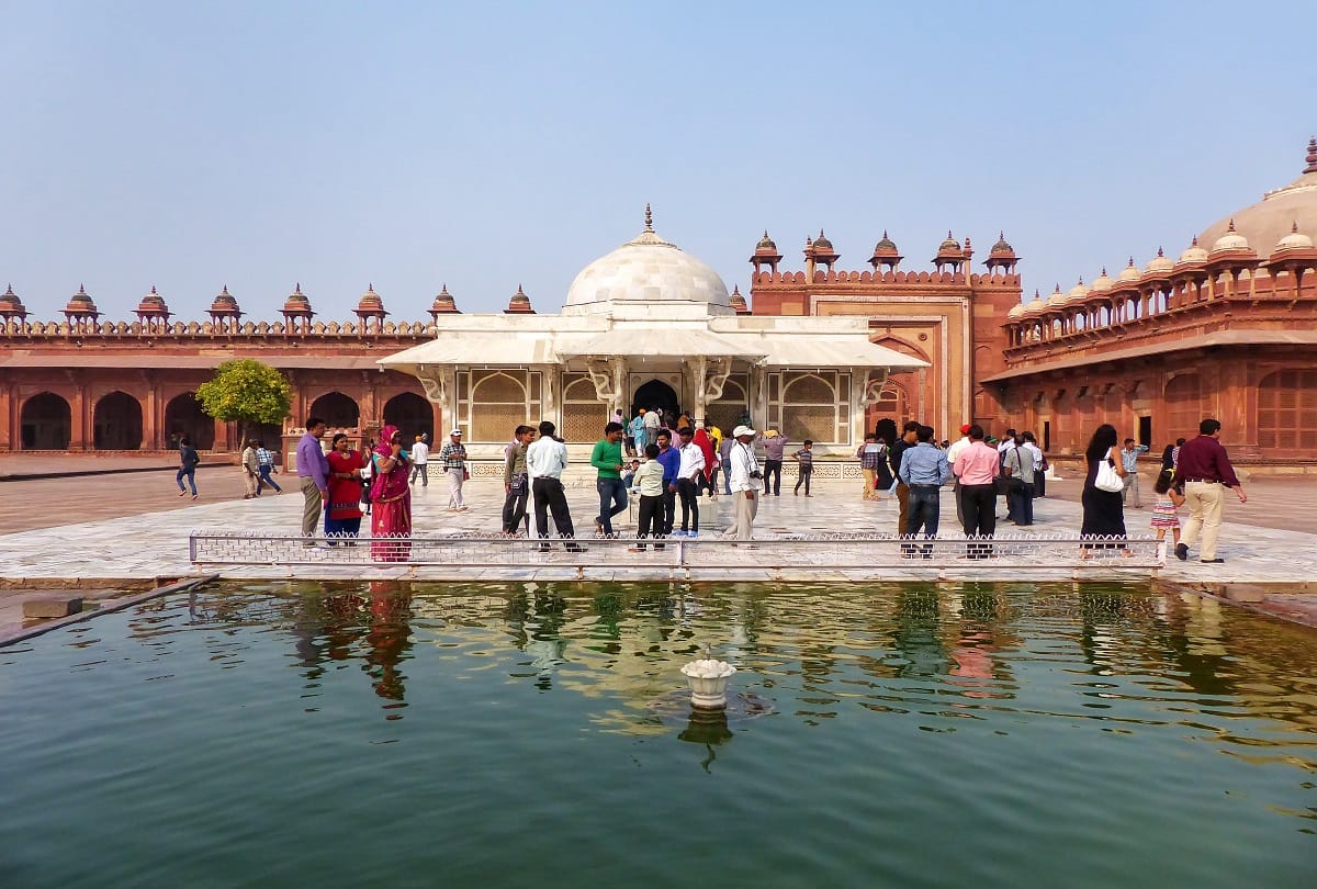 You can visit these places in Agra