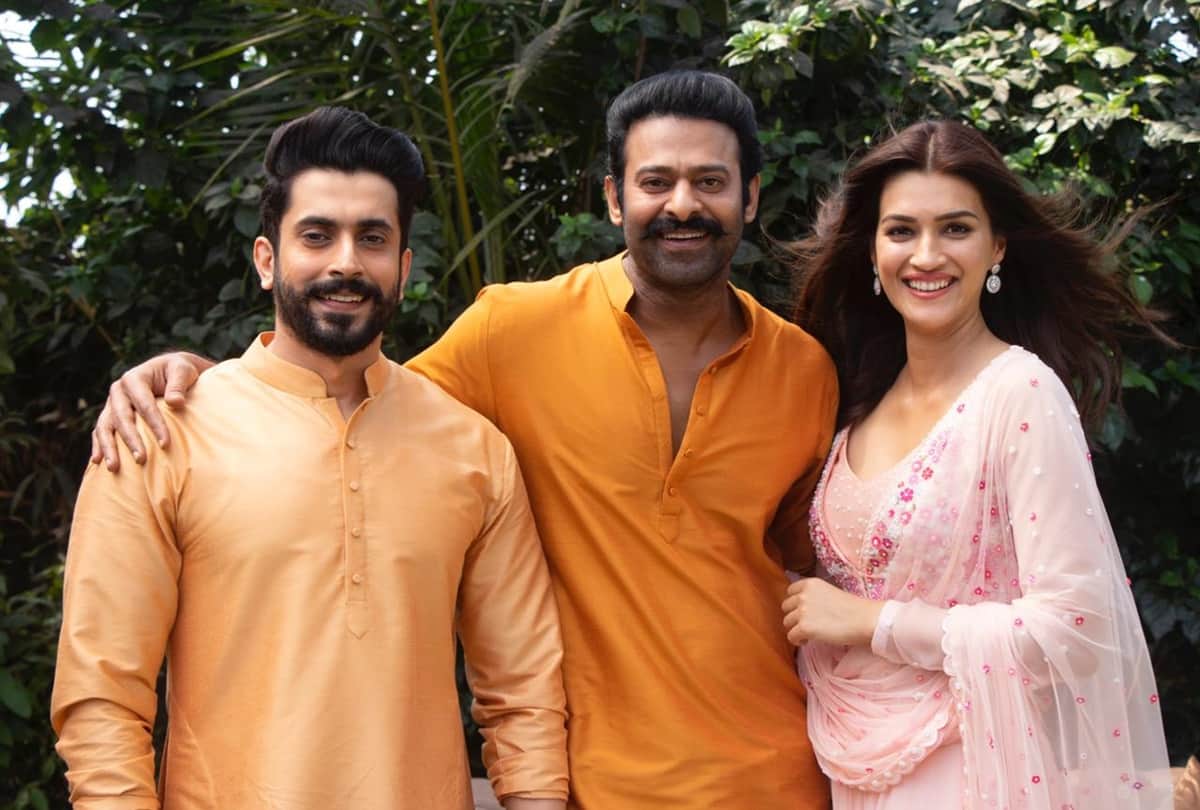 Amar Ujala break the news of Kriti Sanon to be cast as Sita In Adipurush now Sunny Singh will play the character of Laxman