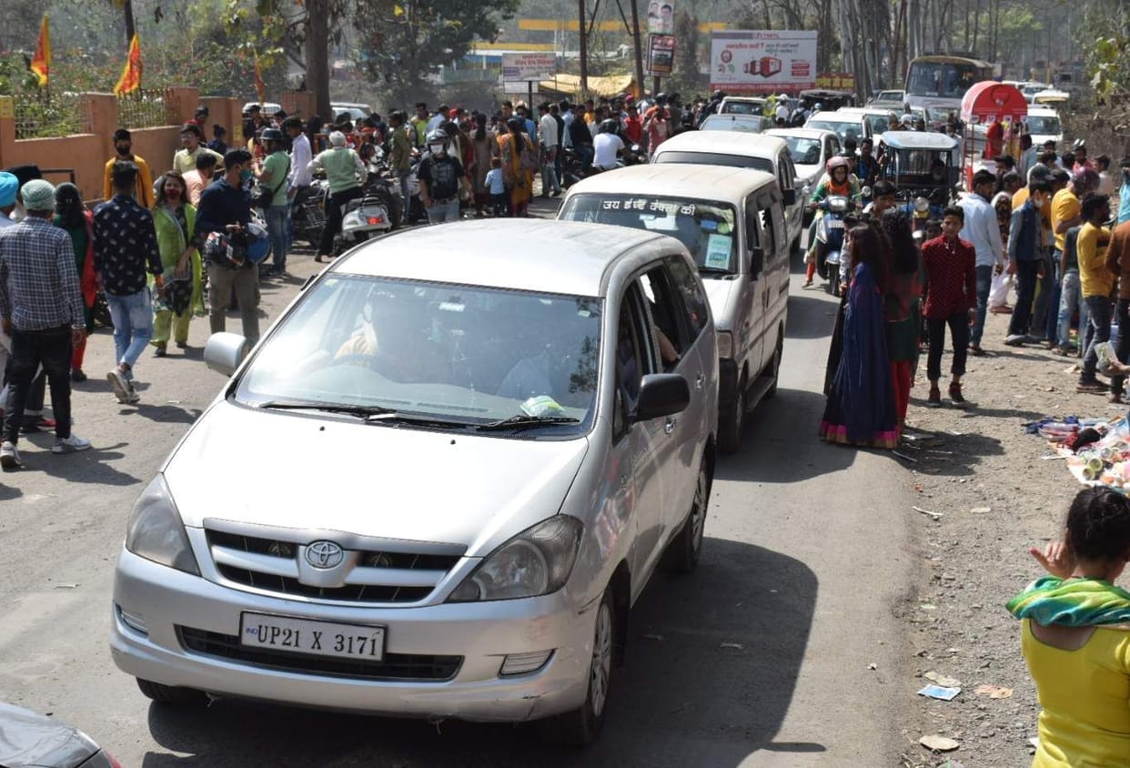 Jam jammed due to crowd of devotees