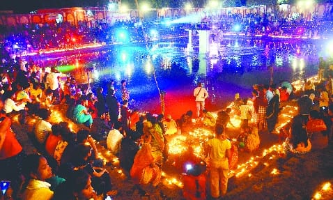 Mahashivratri: The dawn of Har Har Mahadev began to resonate with the Shankhanad in the temples since early morning.