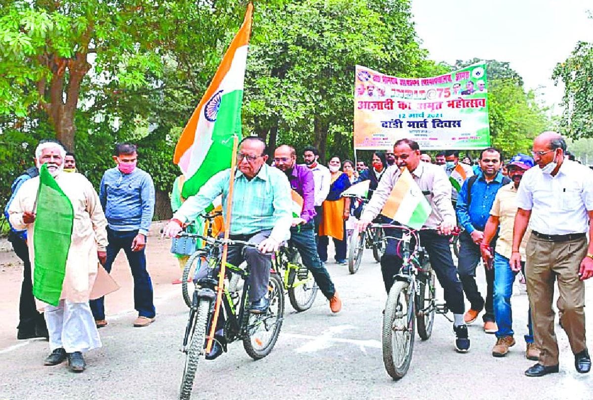 Amrit Mahostava begins with cycle rally at Dr. Bhimrao Ambedkar University Agra