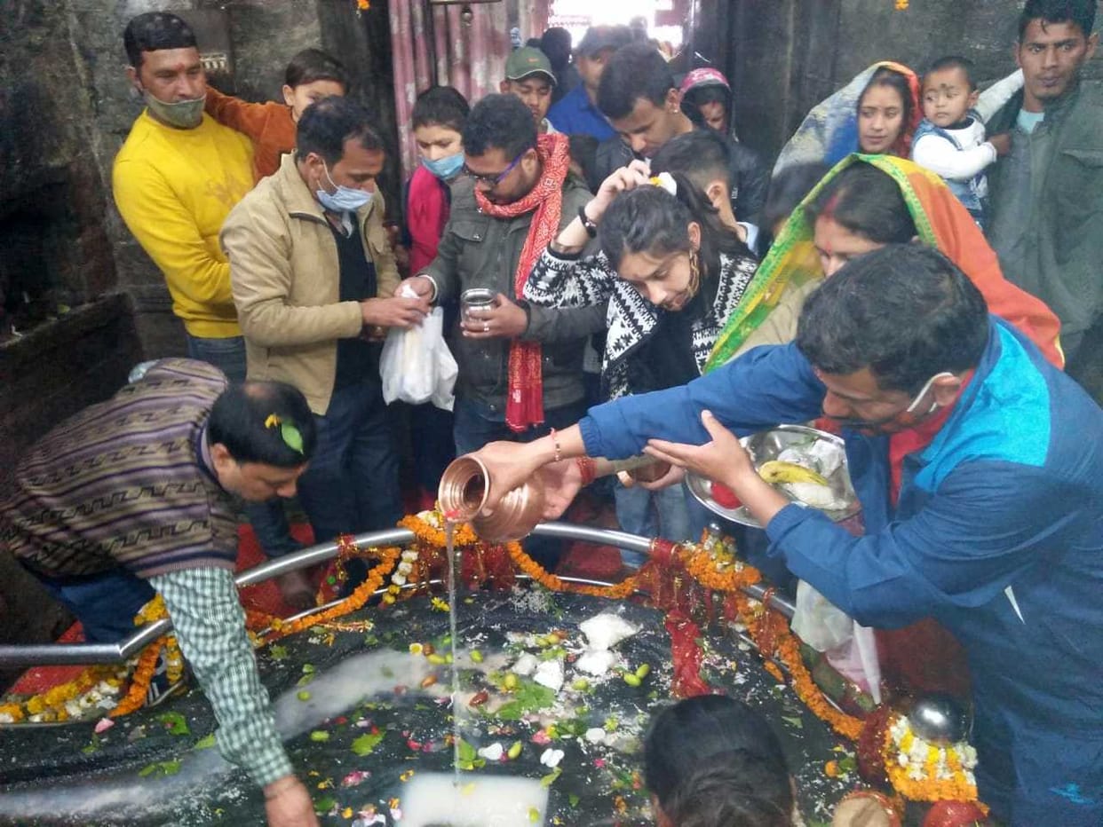 many people came to visit bab bagnathn on shivratri