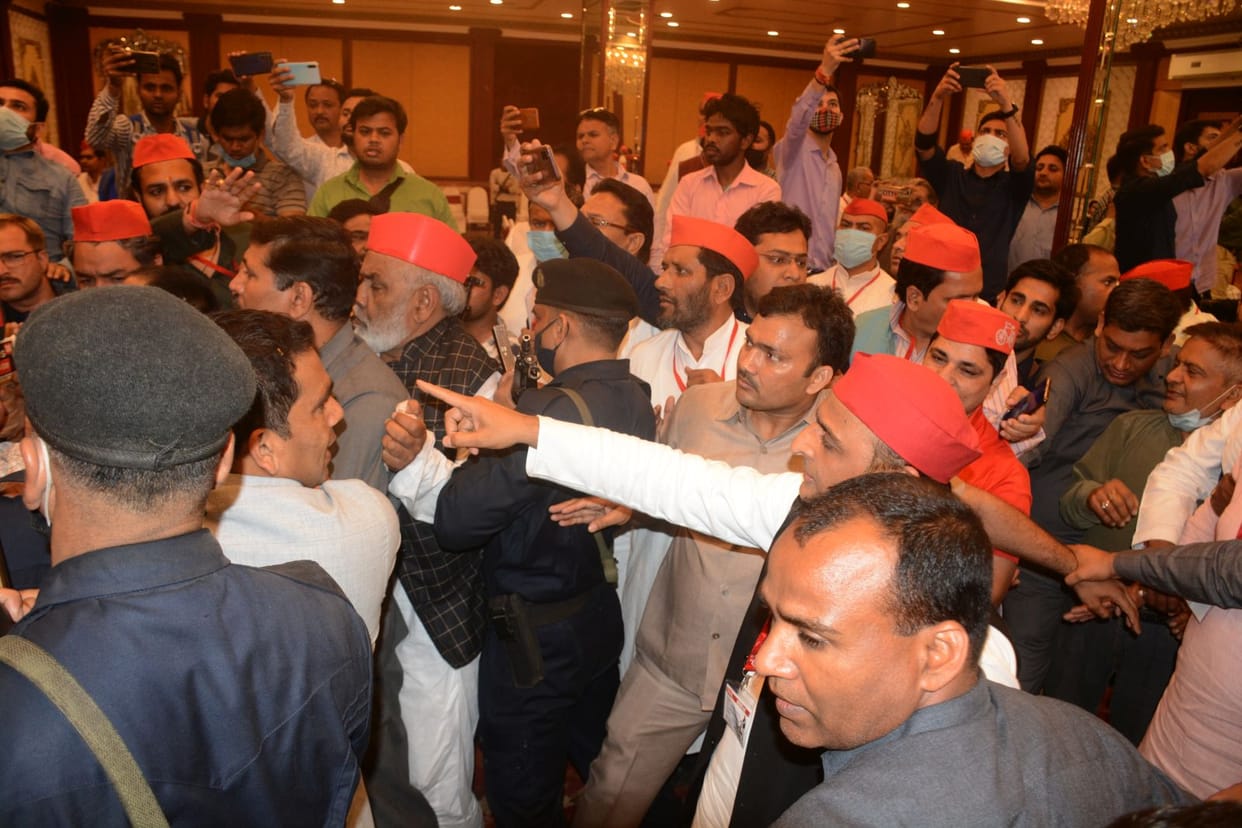 SP supremo's press conference, chaos in chaos