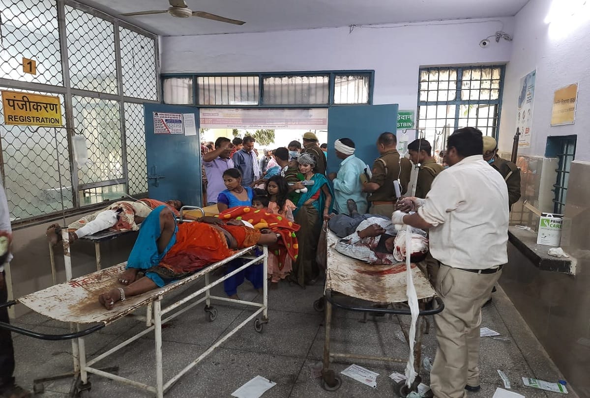 many injured and dies in a major roadways bus accident in Bulandshahr