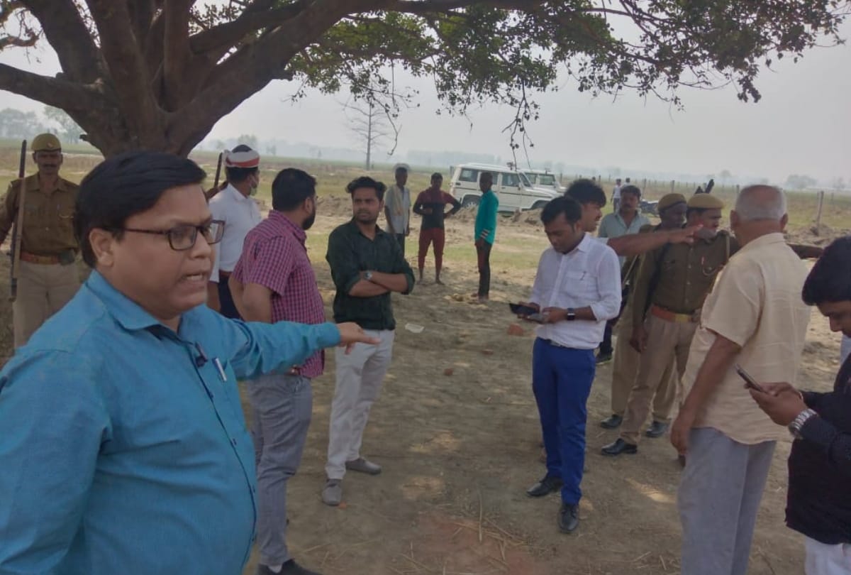 Conflict between administration and villagers reached to build tank in Deoria